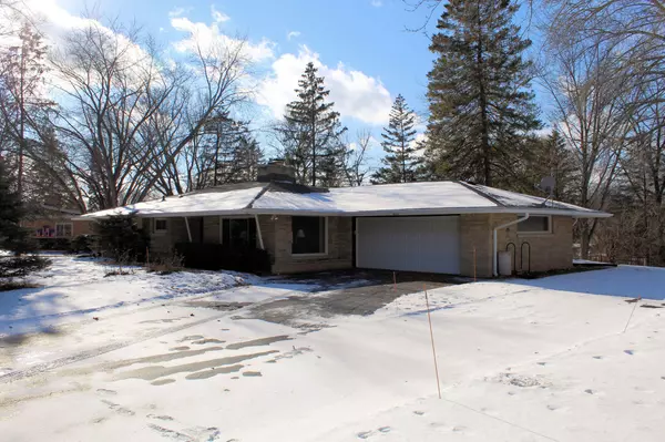 4655 N 149th St, Brookfield, WI 53005