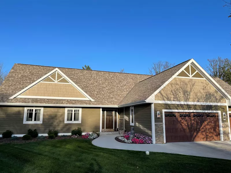 1584 Patriot Ct, Richfield, WI 53033