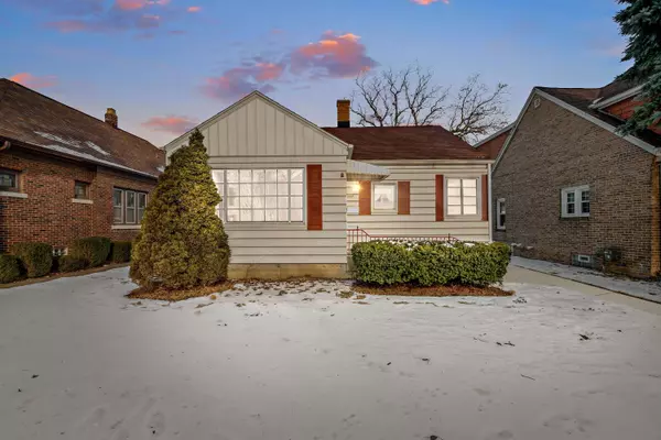 160 W Crawford Ave, Milwaukee, WI 53207