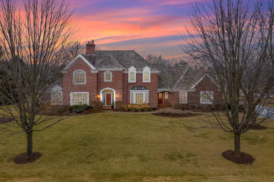 10514 N Manor Cir, Mequon, WI 53092