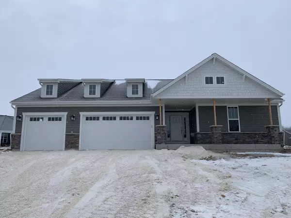 1895 Farmlane Dr, Slinger, WI 53086