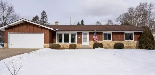 N115W15260 Potomac Cir, Germantown, WI 53022