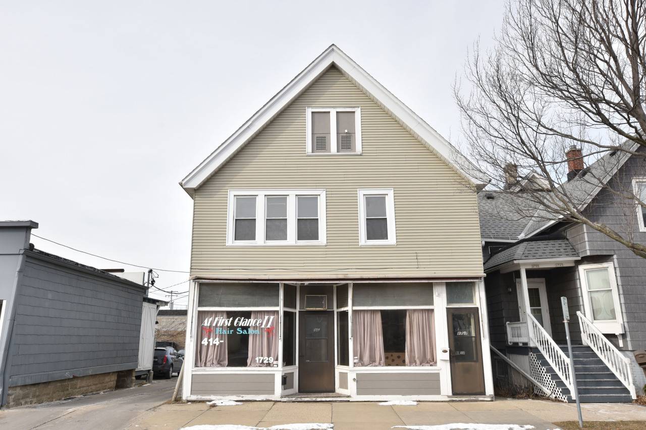1727 S 81st St, West Allis, WI 53214