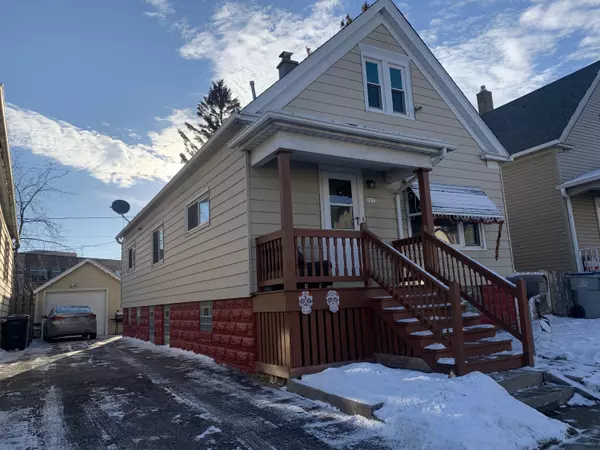 2053 W Vilter Ln, Milwaukee, WI 53204