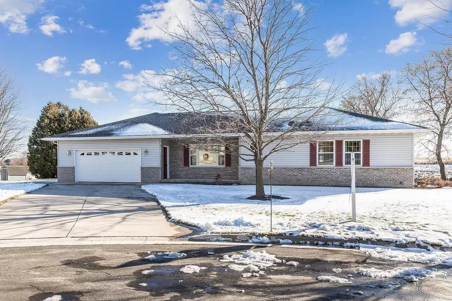 250 Cedar Ct, Whitelaw, WI 54247