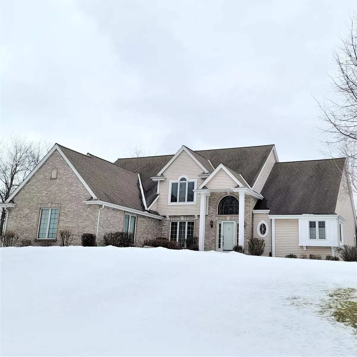 New Berlin, WI 53146,20045 W Rustic Ridge Dr