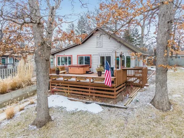 24600 72nd St, Paddock Lake, WI 53168