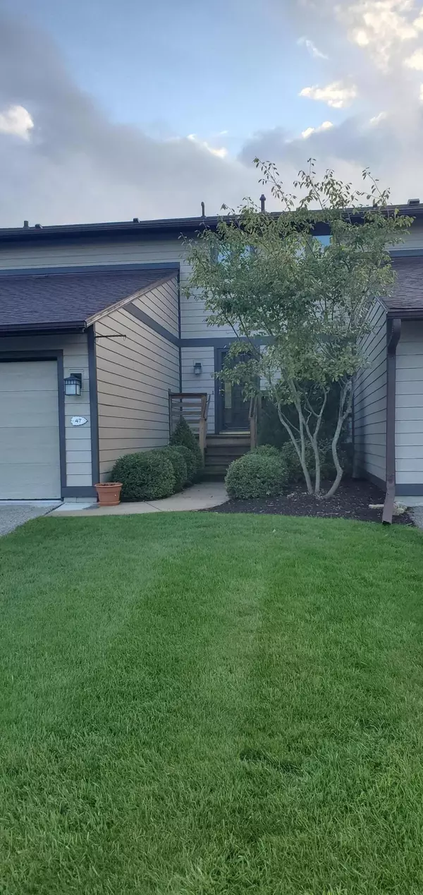 47 Point Elkhart Dr, Elkhart Lake, WI 53020