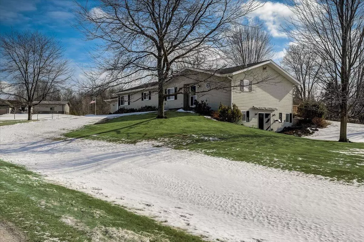 Farmington, WI 53021,485 Roberts Ct