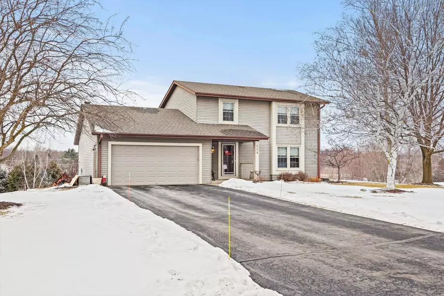 508 Capel Log Ct, Wales, WI 53183