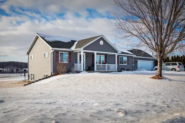 9437 Elderado Rd, La Grange, WI 54660