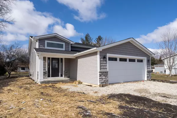 12056 43rd Ave, Pleasant Prairie, WI 53158