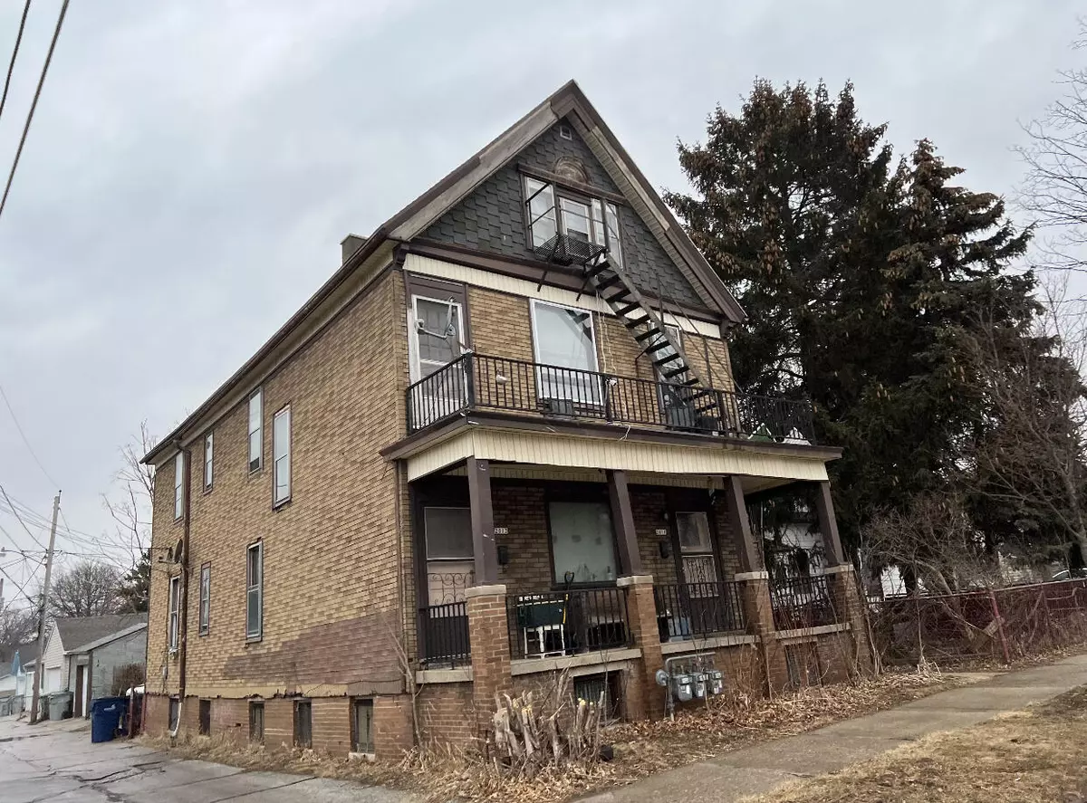 Milwaukee, WI 53204,2307 W Rogers St