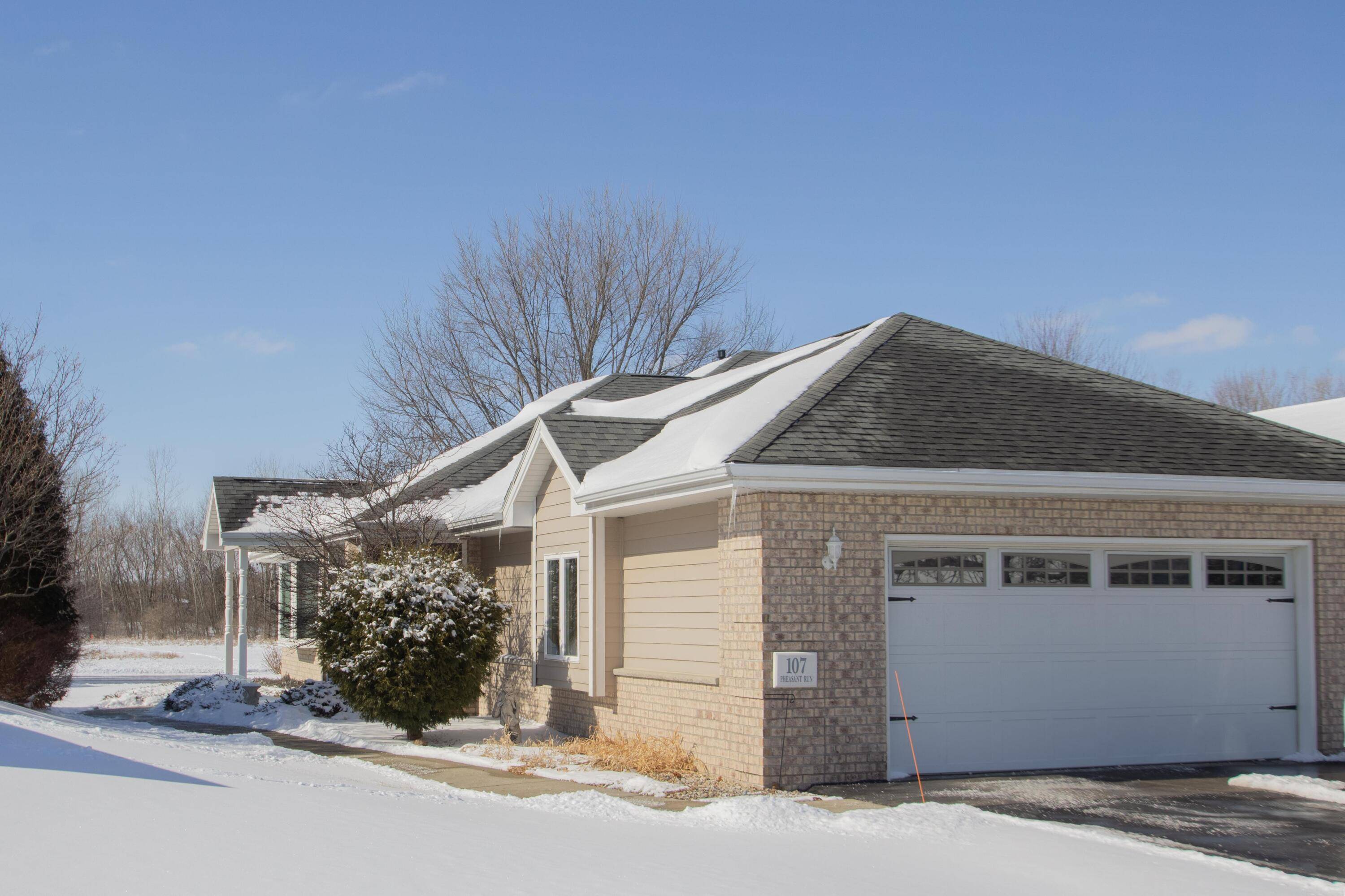107 Pheasant Run, Johnson Creek, WI 53038