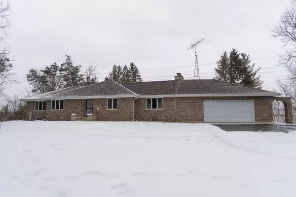 N2817 Walden Ln, Geneva, WI 53147