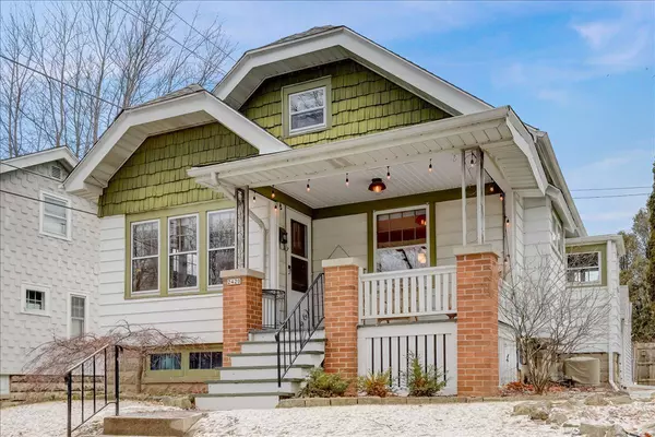 2420 E Holt Ave, Milwaukee, WI 53207