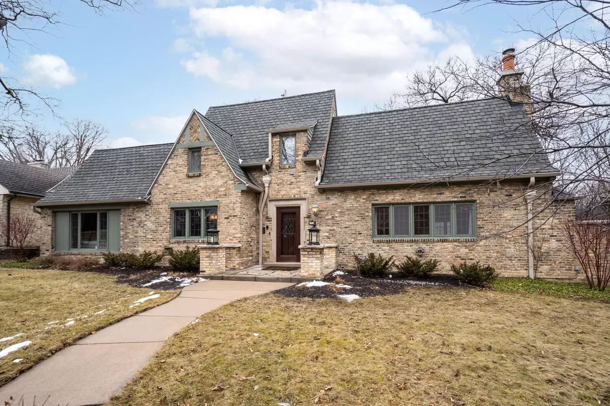 Wauwatosa, WI 53213,6316 W Washington Blvd