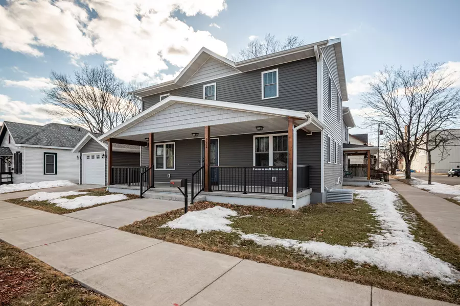 1002 5th Ave S, La Crosse, WI 54601