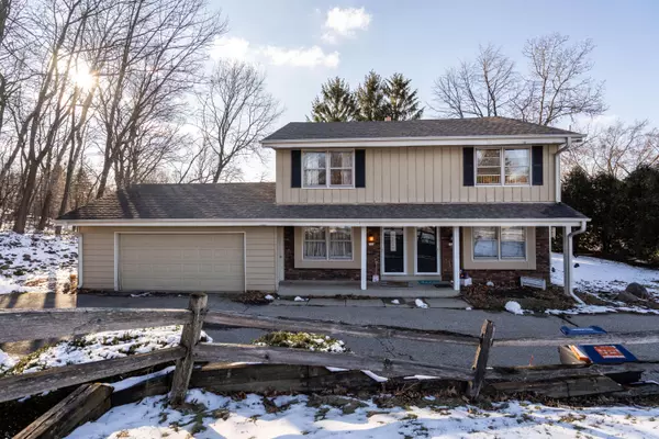 713 Mansfield Cir, Hartland, WI 53029