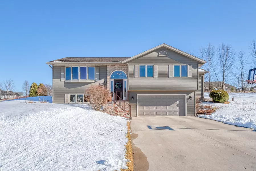 721 Audubon Rd, Howards Grove, WI 53083