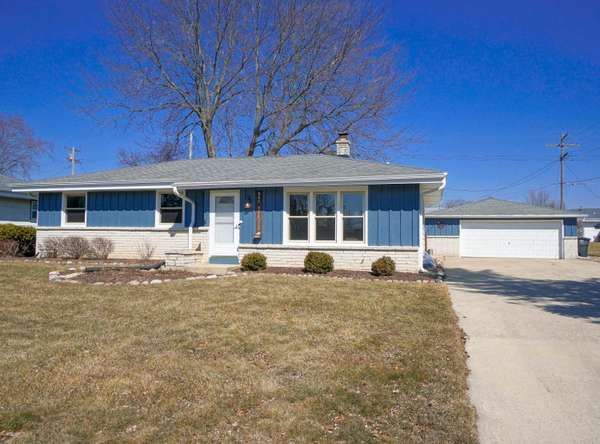 N64W24320 Ivy Ave, Sussex, WI 53089