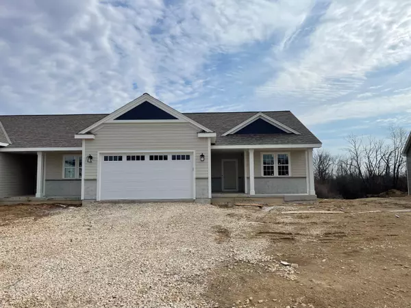 1898 Farmlane Dr, Slinger, WI 53086