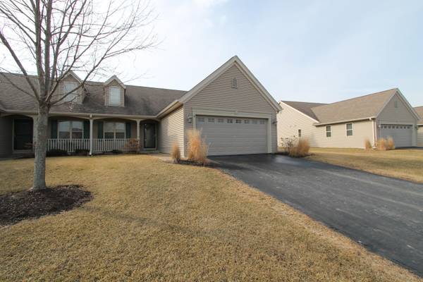 137 Vassallo Ln Unit 16, Union Grove, WI 53182