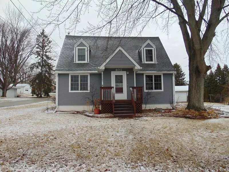 402 Francis Ave, Cascade, WI 53011