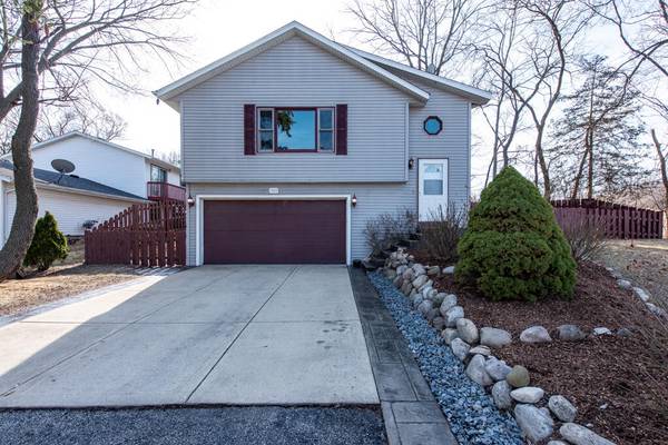 949 Rhyners Ln, Twin Lakes, WI 53181