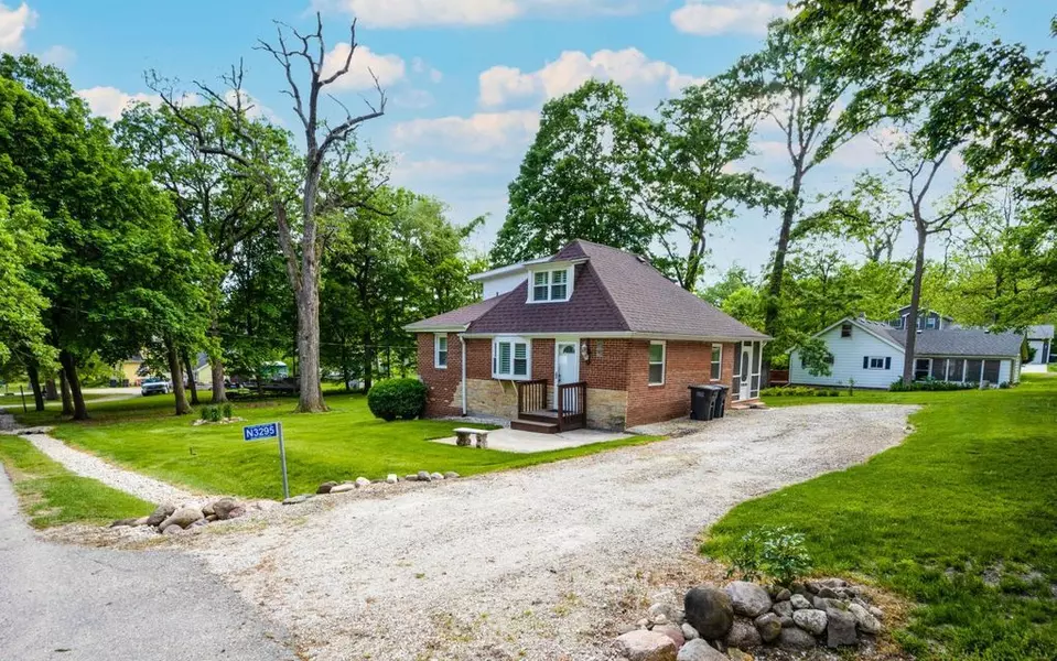 N3295 Narcissus Rd, Geneva, WI 53147