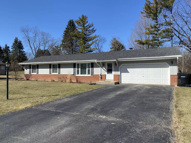 8253 N 67th St, Brown Deer, WI 53223