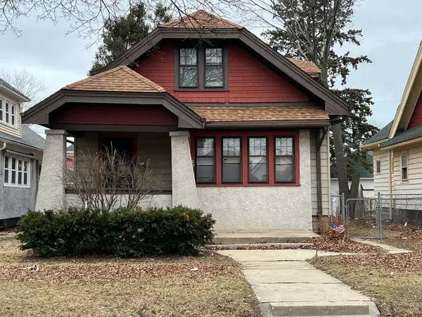 2914 N 46th St, Milwaukee, WI 53210