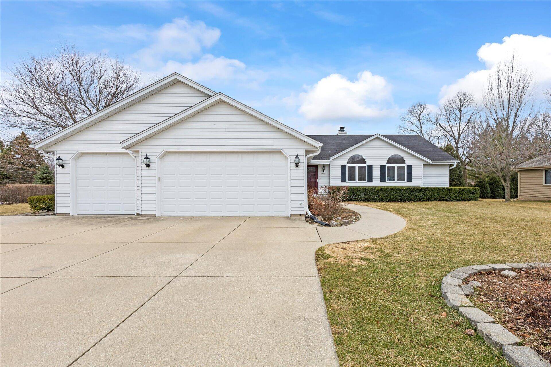12405 W North Ln, New Berlin, WI 53151