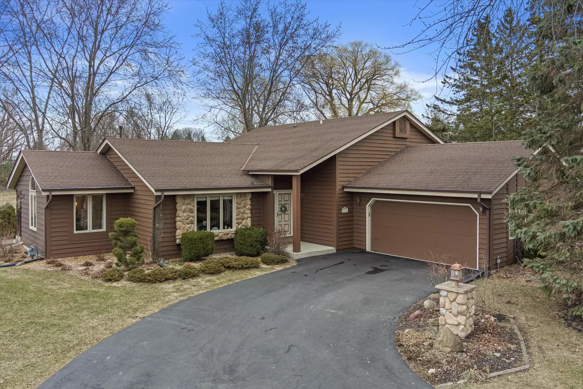 Oak Creek, WI 53154,3774 E Garden Pl
