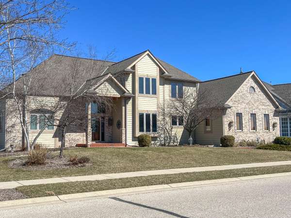 1770 Mineral Springs Blvd, Oconomowoc, WI 53066