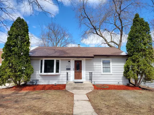 9110 W Saint Paul Ave, Milwaukee, WI 53226