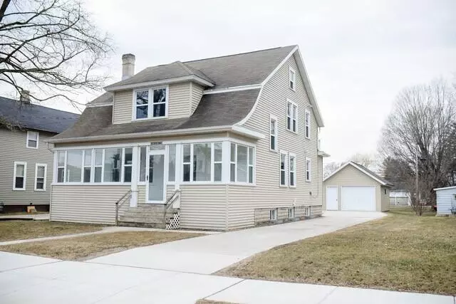 Kiel, WI 53042,919 6th St