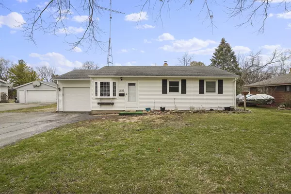 231 W 2nd Ave, Elkhorn, WI 53121