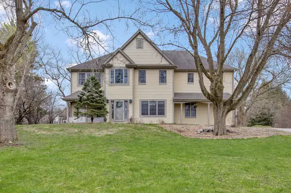 Mequon, WI 53097,8935 W Poplar Dr