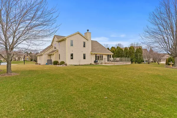 New Berlin, WI 53151,5635 S Berkshire Ct