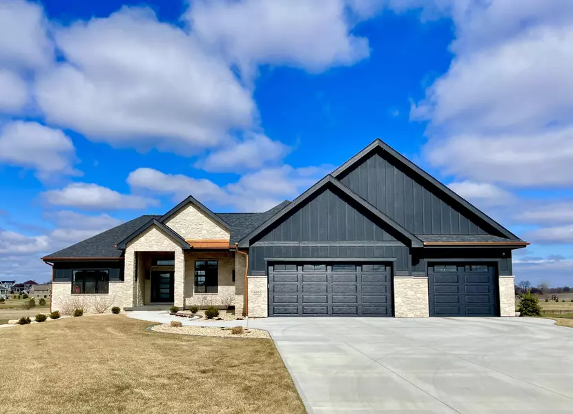 6665 Wagners Vineyard Trl, Windsor, WI 53590