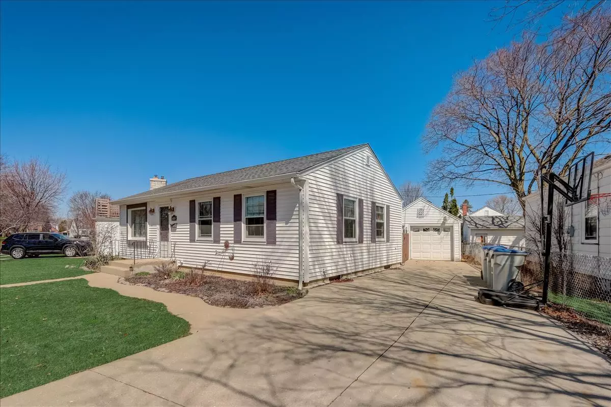 Milwaukee, WI 53207,1542 E Tripoli Ave