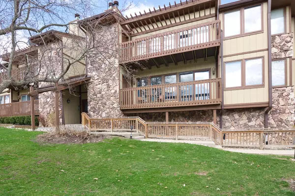 Lake Geneva, WI 53147,818 Kendall Ln Unit 4A