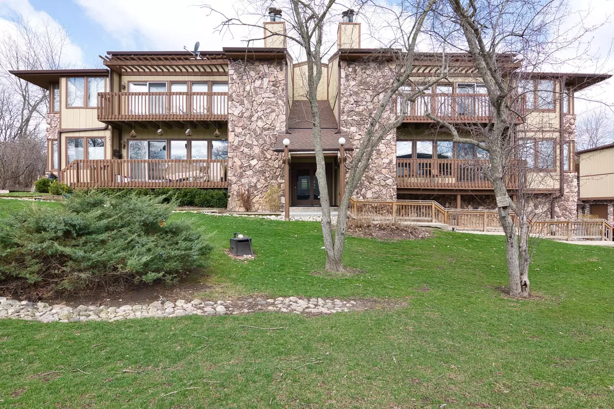 Lake Geneva, WI 53147,818 Kendall Ln Unit 4A