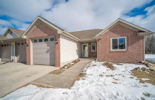 108 Fenceline Ave Unit A, Iron Ridge, WI 53035