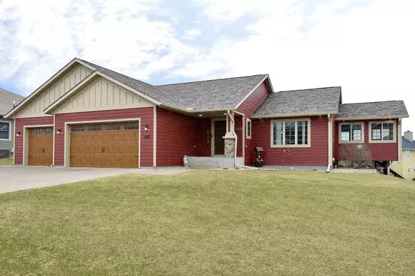 1371 Summit Dr, Winona, MN 55987