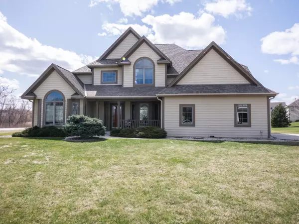 W232N7901 Nesting Ct, Sussex, WI 53089