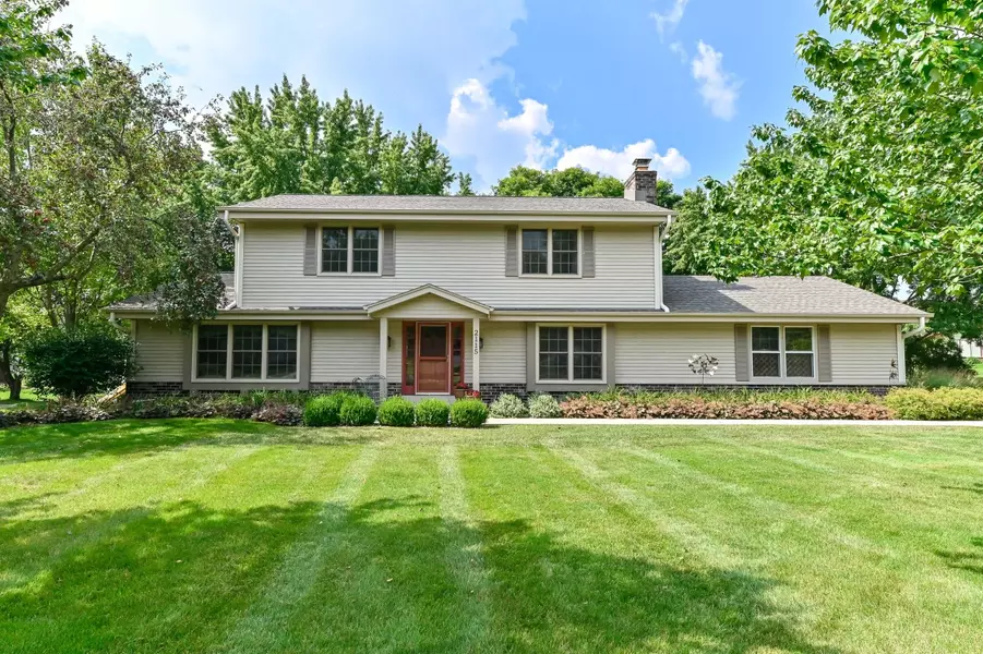 2115 Possum Ct, Brookfield, WI 53045