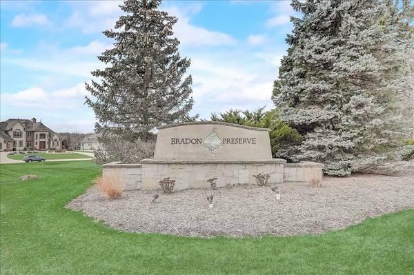 19650 Heron Pass Unit Lt22, Brookfield, WI 53045