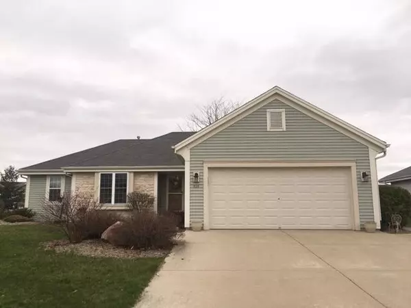 830 Chelsea Dr, Elkhorn, WI 53121